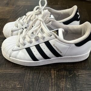 Adidas superstar size US 4 /  EU 36